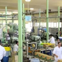 معوقات مزدی و بلاتکلیفی کارگران کارخانه داروگر تهران